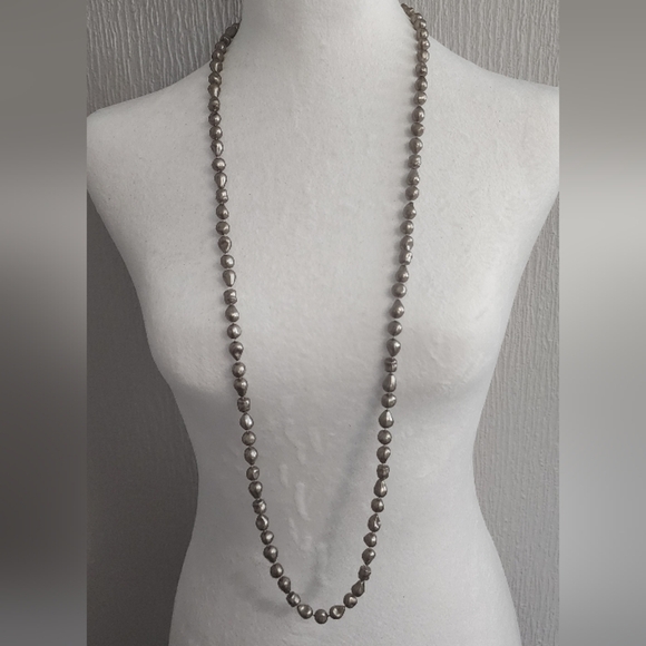 Lustrous Brown Beaded Necklace - Picture 2 of 3